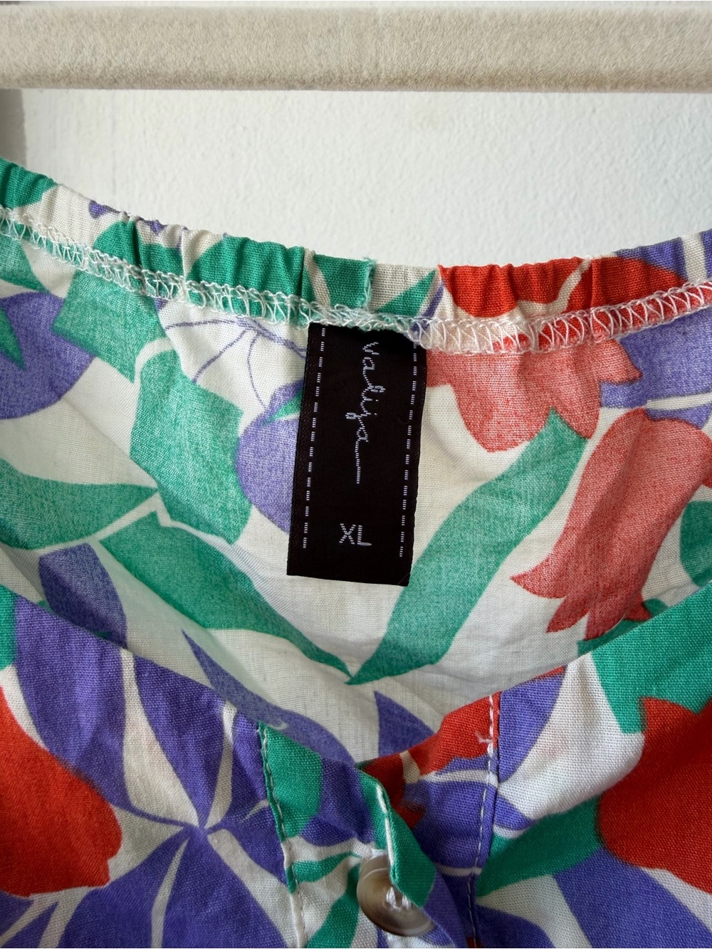 Floral Puff-Sleeve Crop Top in White with Red, Purple & Green Print - Picture 2 of 3